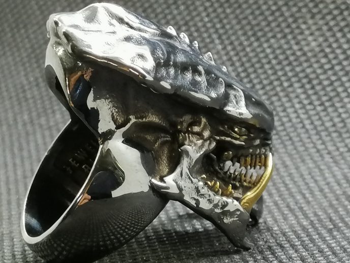 Bad ass hydralisk skull StarCraft 2