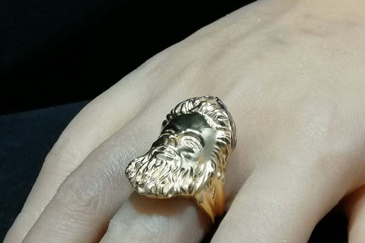 Zeus ring